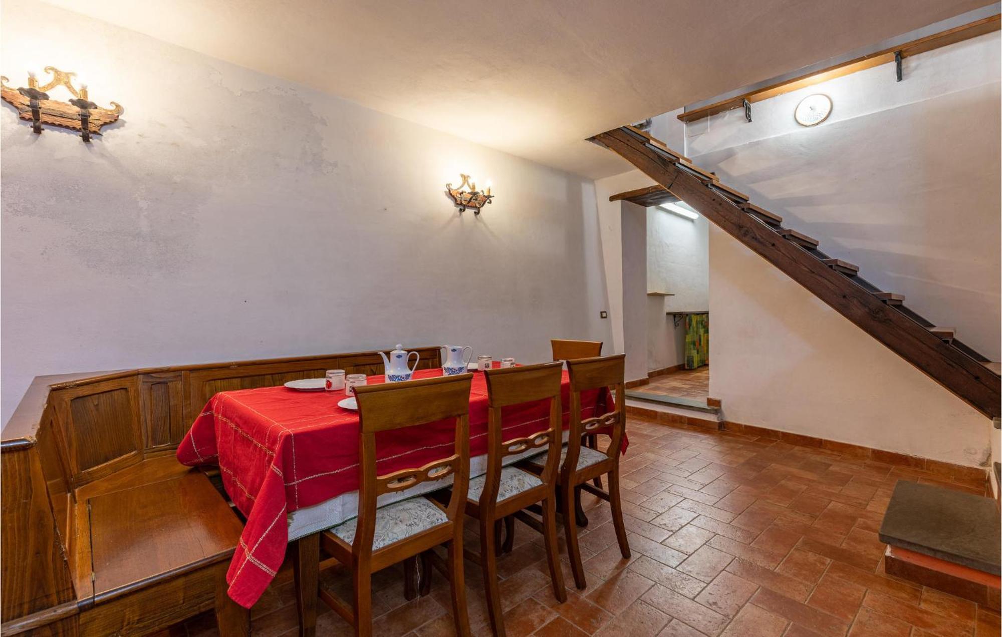 Awesome Home In Marliana With Kitchenette Exterior foto