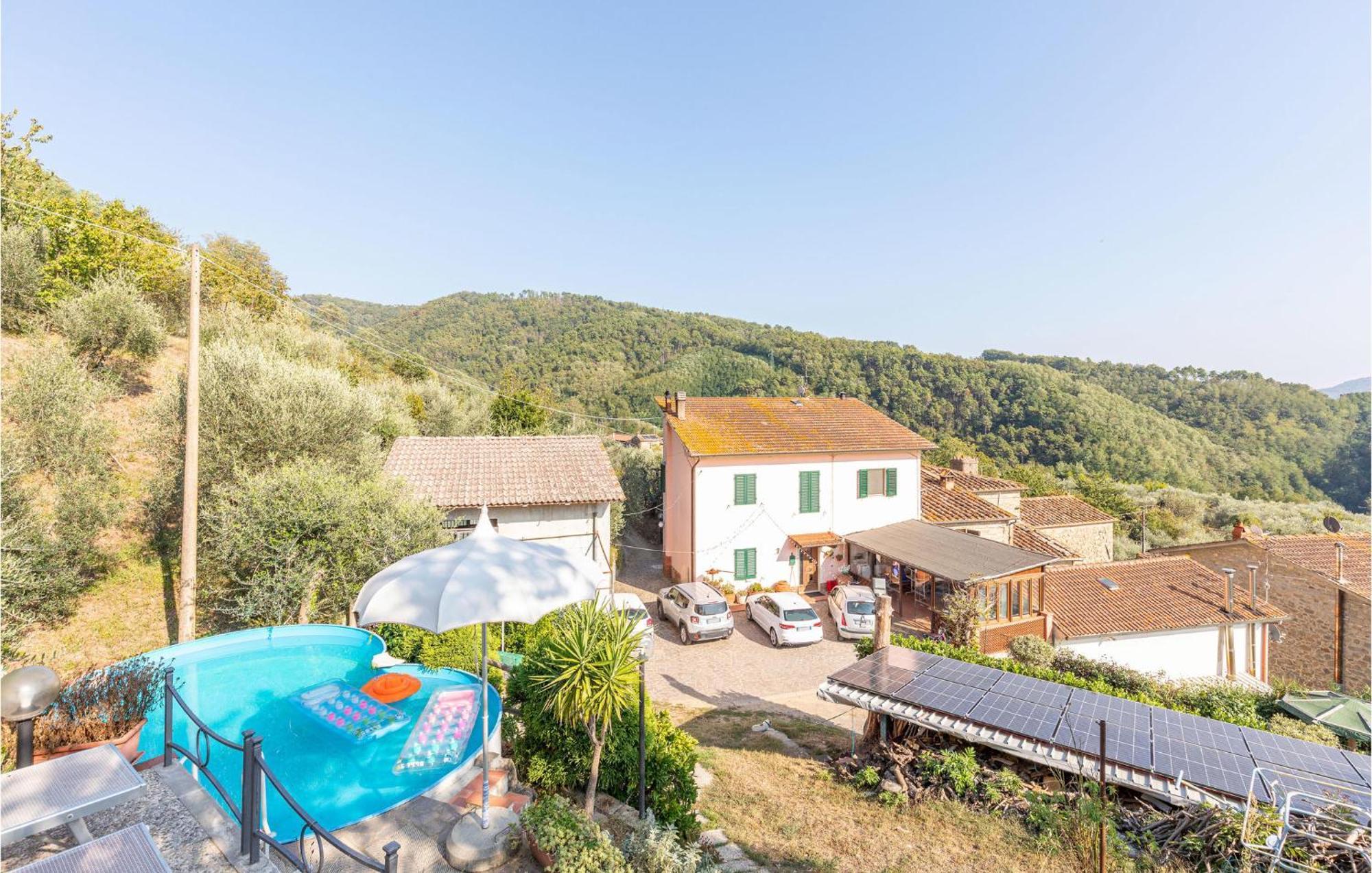 Awesome Home In Marliana With Kitchenette Exterior foto