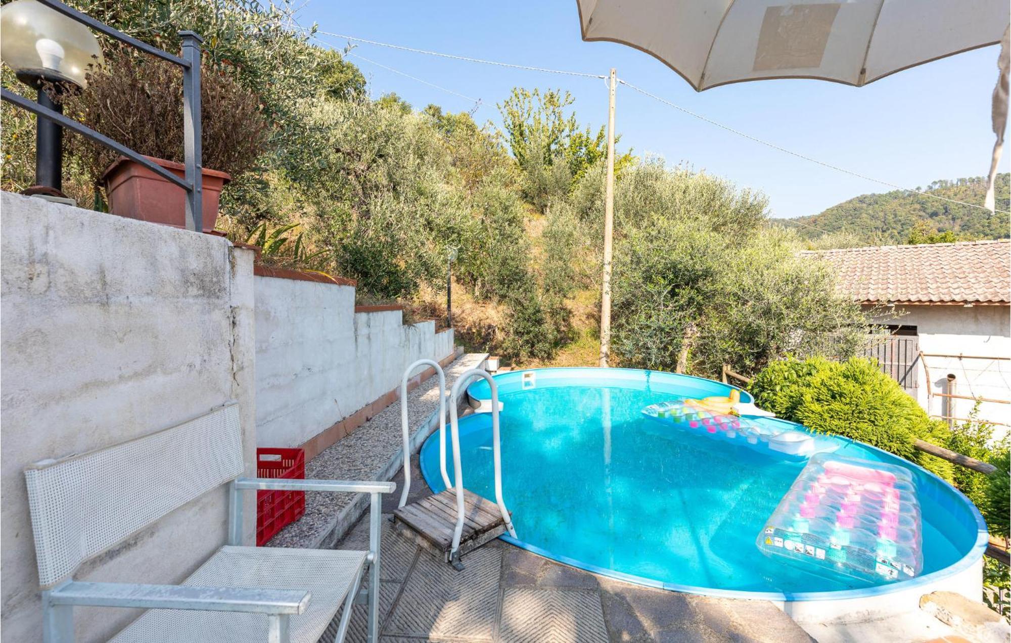 Awesome Home In Marliana With Kitchenette Exterior foto