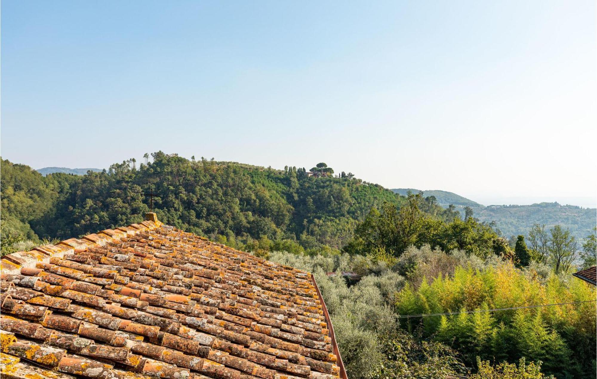 Awesome Home In Marliana With Kitchenette Exterior foto